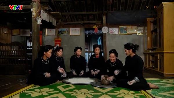 “Ấm vị bữa cơm bản Mây”
