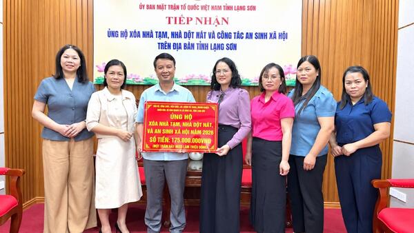 UỶ BAN MTTQVN  XÃ BÌNH GIA TRAO 175 TRIỆU ĐỒNG ỦNG HỘ QUỸ “XÓA NHÀ TẠM, NHÀ DỘT NÁT” VÀ AN SINH XÃ HỘI